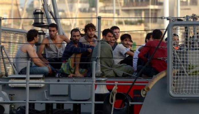 شرطة السواحل الإيطالية تنقذ 254 مهاجرا سوريا ومصريا
