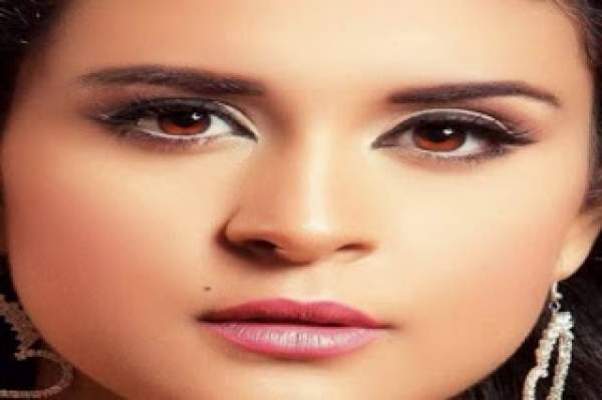 بالصور: سلمى رشيد تحتفل بلقب أجمل امرأة على طريقتها