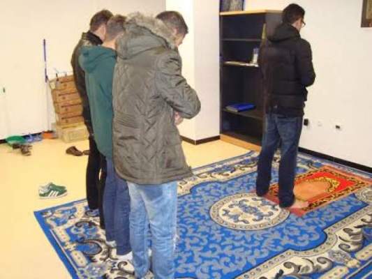مدريد: افتتاح أول مسجد للطلبة المسلمين المسجلين في جامعة الملك خوان كارلوس