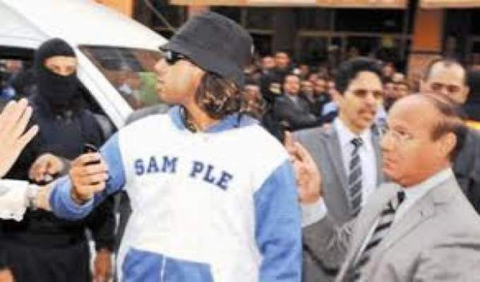 نكتة عبد الصمد البطار: ما قتلوني ما حياوني غير لبرة لي عطاوني