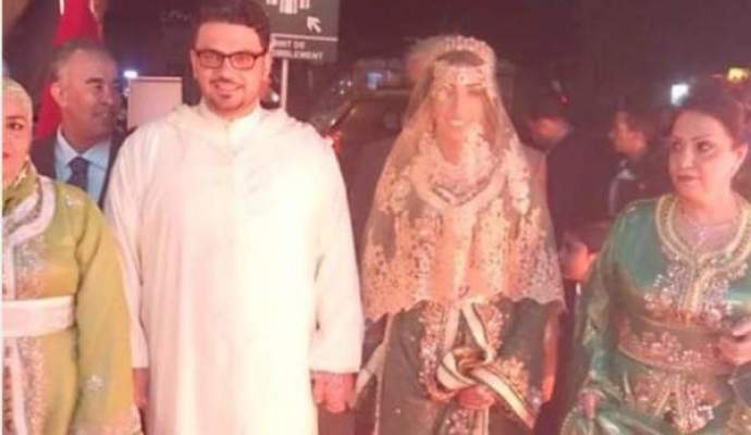أول صورة لدنيا باطما من حفل زفافها الذي يجرى في هذه الأثناء‎
