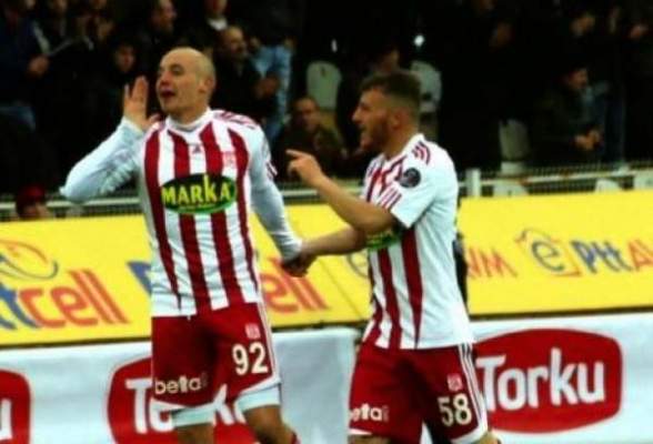 شحشوح يتفوق على دروغبا وسنايدر وديرك كايت في الدوري التركي
