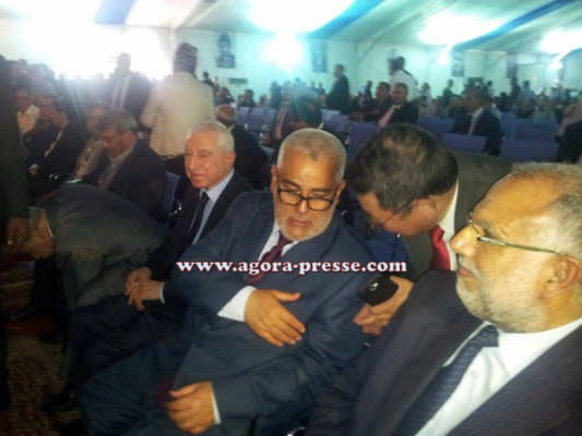 بالفيديو: أكورا تقتنص لحظة همس قيادي سياسي آسيوي في أذن بن كيران‎