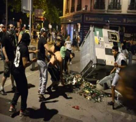 انتحار واعتقالات وحرق سيارات في احتفالات الجزائريين بتأهل منتخبهم
