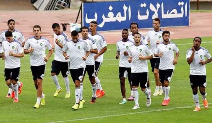 الزاكي يحرج الجامعة برفضه اعتماد كرات صفراء في التداريب