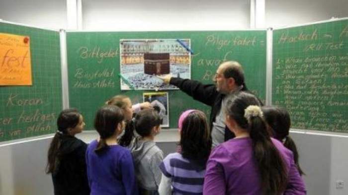 إسبانيا تشرع في تعليم الدين الإسلامي بمدارسها
