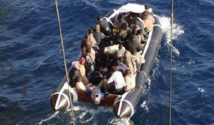 غرق قارب مطاطي على متنه 31 مهاجرا سريا بعرض ساحل طنجة دون وقوع ضحايا