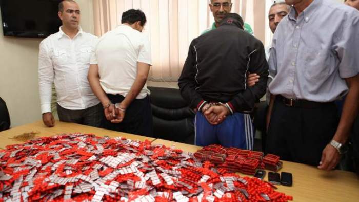 اعتقال صاحب صيدلية بالدروة وبحوزته 300 قرص مهلوس غير مصرح بها بالسجلات