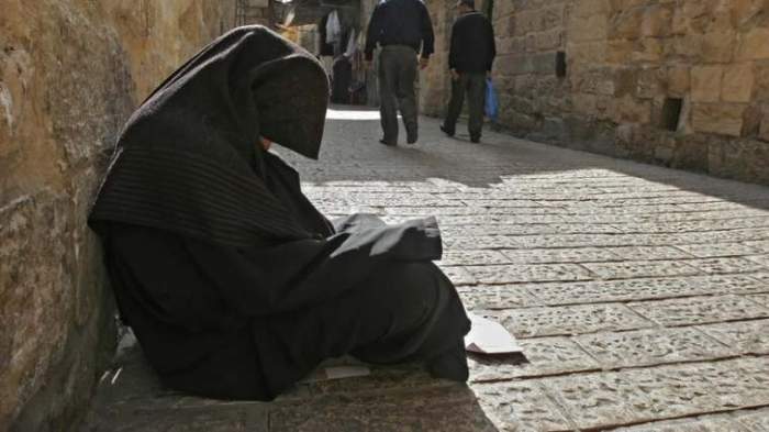 اعتقال متسولة تنصب على المواطنين ب:”دمية”